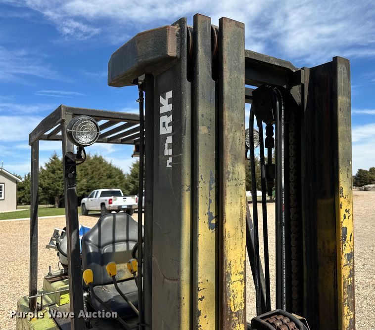 image for item OI9375 Clark C500 forklift