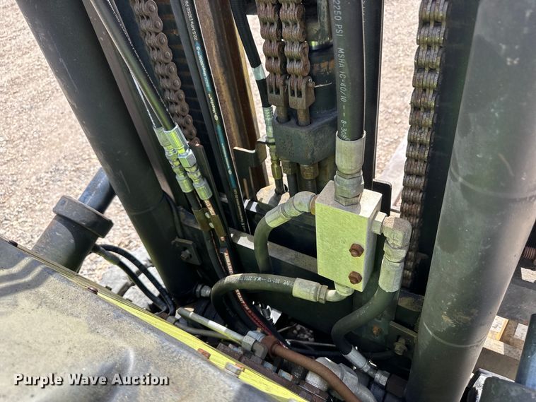 image for item OI9375 Clark C500 forklift