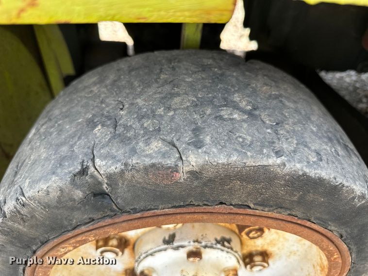 image for item OI9375 Clark C500 forklift