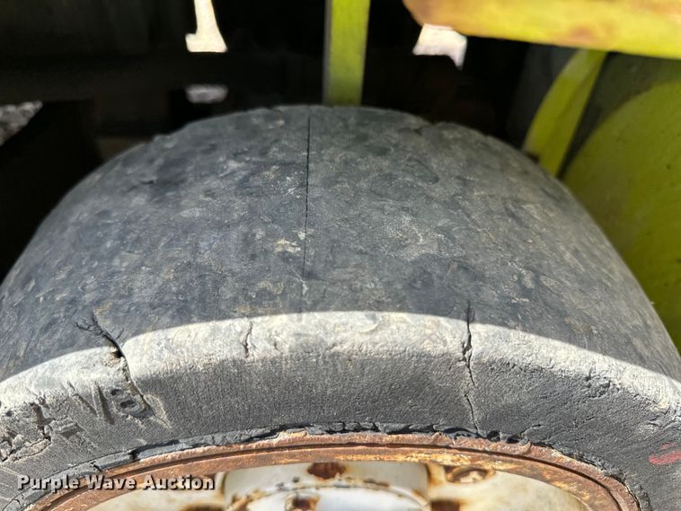 image for item OI9375 Clark C500 forklift