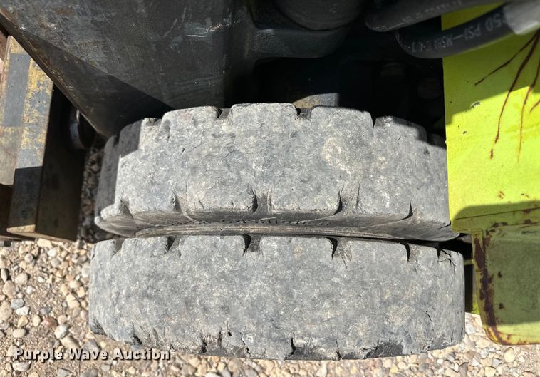 image for item OI9375 Clark C500 forklift