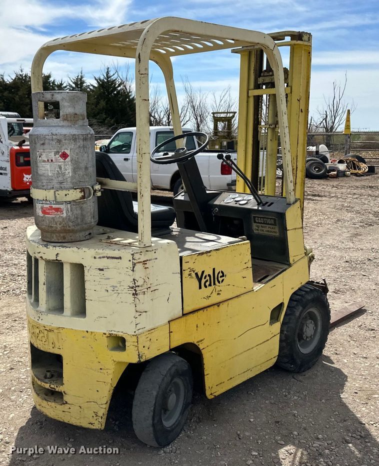 image for item OI9376 Yale forklift