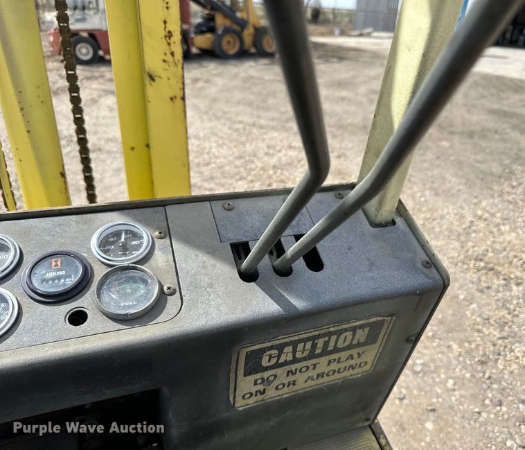 image for item OI9376 Yale forklift