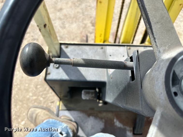 image for item OI9376 Yale forklift