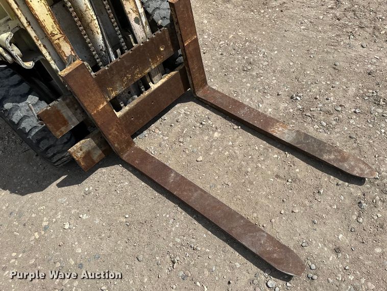 image for item OI9376 Yale forklift