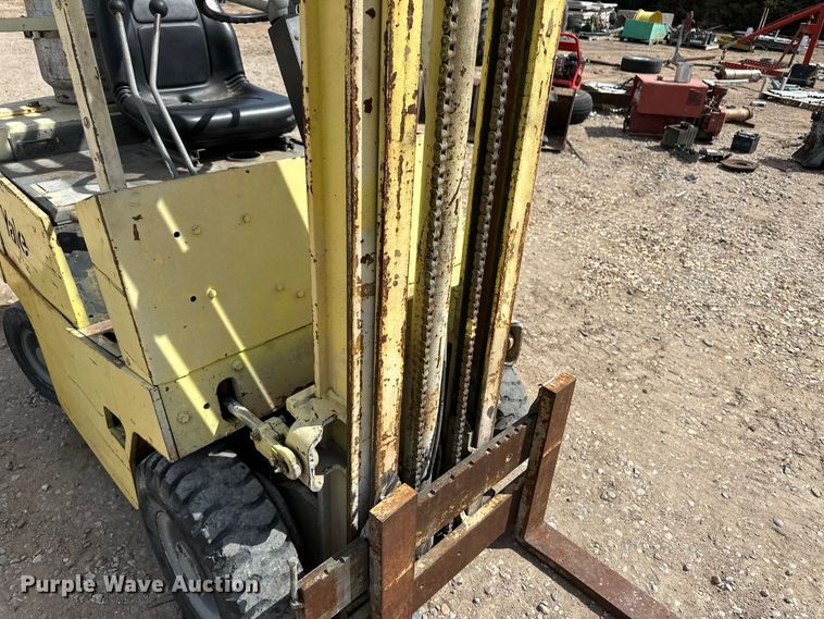 image for item OI9376 Yale forklift