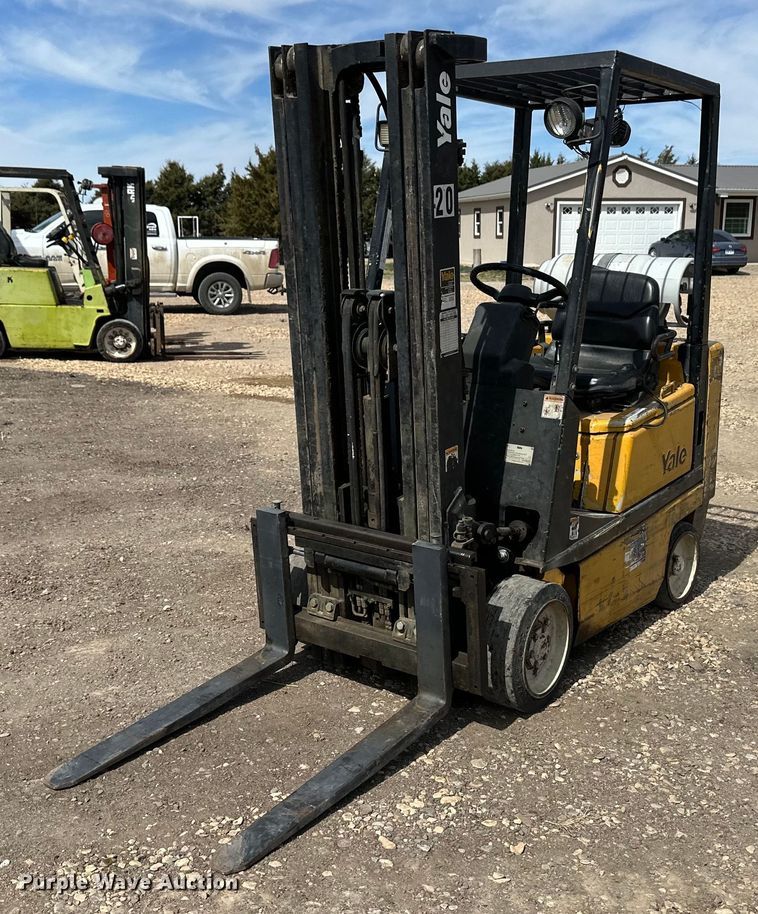 image for item OI9377 Yale forklift