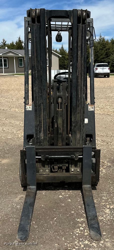 image for item OI9377 Yale forklift
