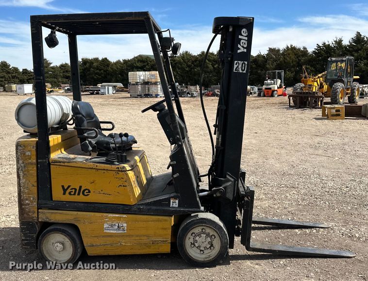 image for item OI9377 Yale forklift