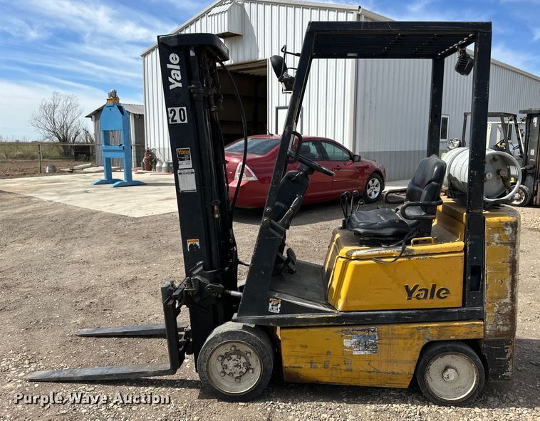 image for item OI9377 Yale forklift
