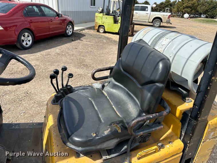 image for item OI9377 Yale forklift