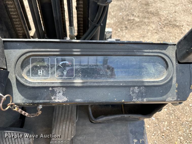 image for item OI9377 Yale forklift