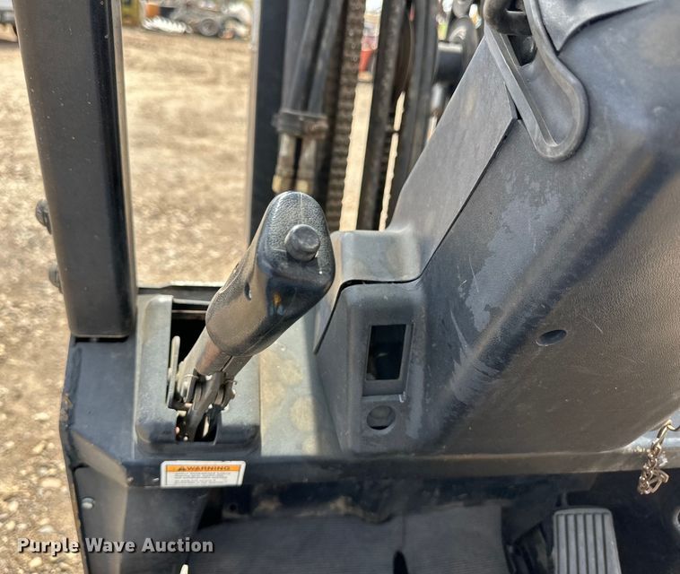 image for item OI9377 Yale forklift