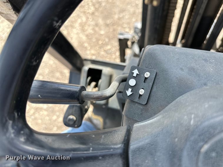 image for item OI9377 Yale forklift