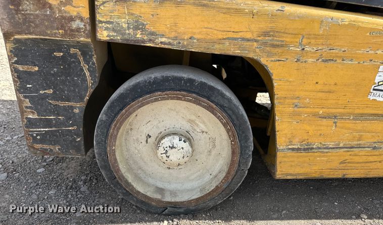 image for item OI9377 Yale forklift