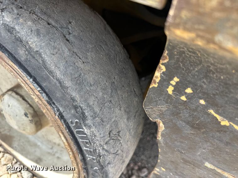 image for item OI9377 Yale forklift