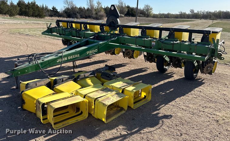 image for item OI9401 John Deere 7200 Conservation planter