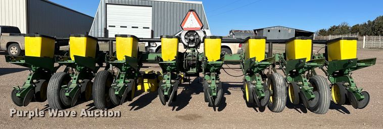 image for item OI9401 John Deere 7200 Conservation planter