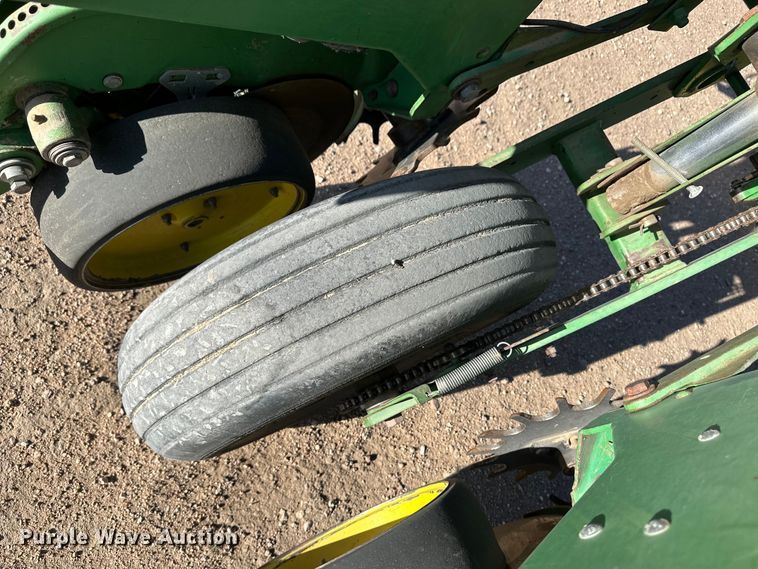 image for item OI9401 John Deere 7200 Conservation planter