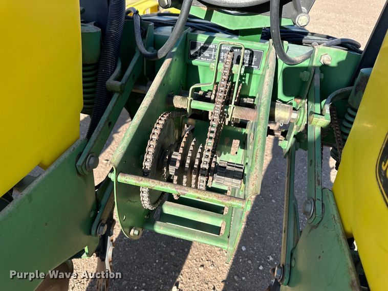 image for item OI9401 John Deere 7200 Conservation planter