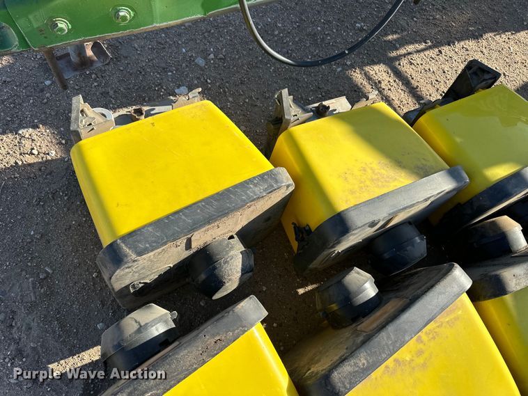 image for item OI9401 John Deere 7200 Conservation planter