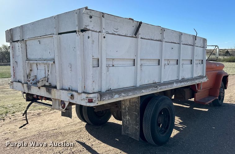 image for item OI9402 1961 Chevrolet Viking 60 grain truck