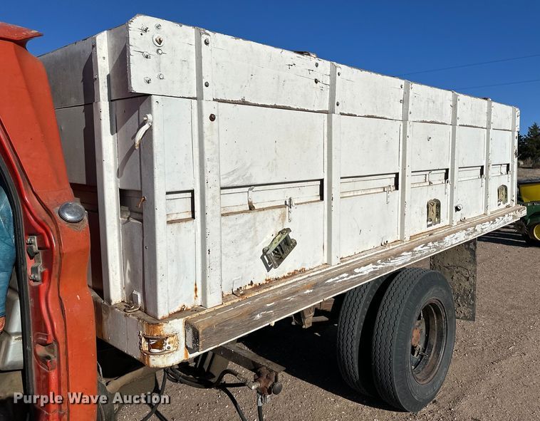 image for item OI9402 1961 Chevrolet Viking 60 grain truck