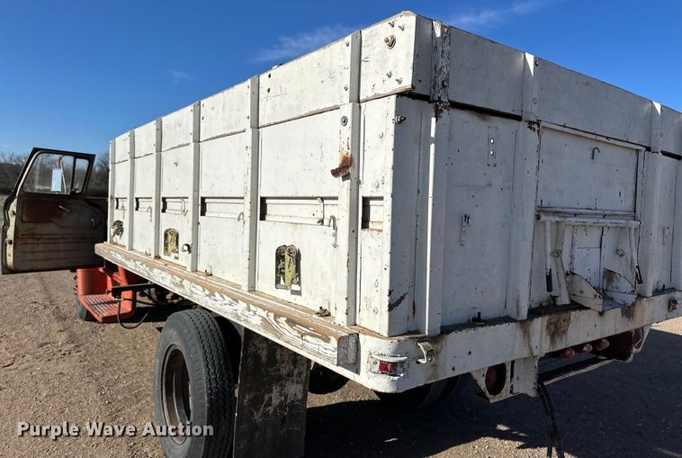 image for item OI9402 1961 Chevrolet Viking 60 grain truck