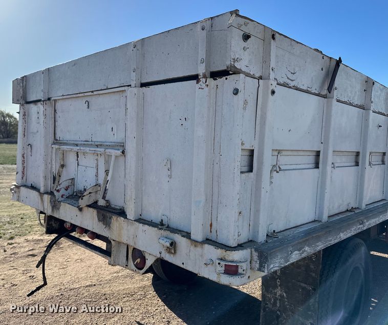 image for item OI9402 1961 Chevrolet Viking 60 grain truck