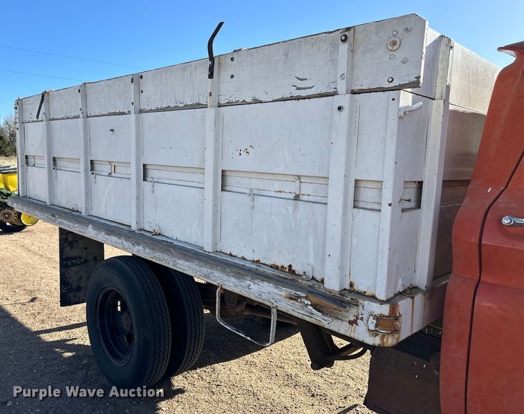 image for item OI9402 1961 Chevrolet Viking 60 grain truck