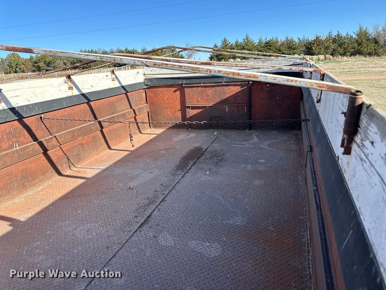 image for item OI9402 1961 Chevrolet Viking 60 grain truck