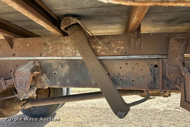 image for item OI9402 1961 Chevrolet Viking 60 grain truck