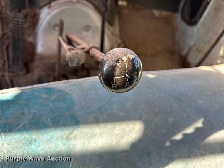 image for item OI9402 1961 Chevrolet Viking 60 grain truck