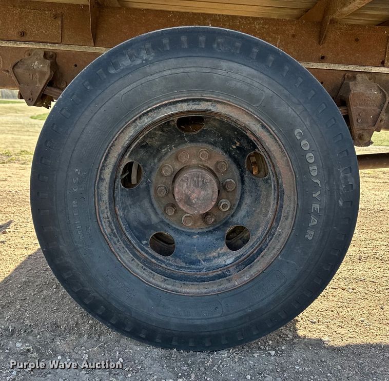 image for item OI9402 1961 Chevrolet Viking 60 grain truck