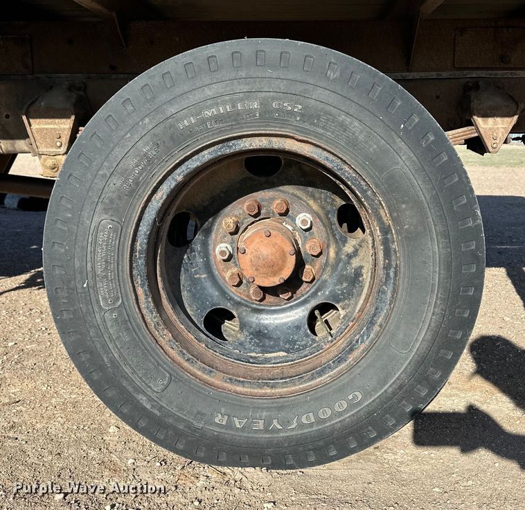 image for item OI9402 1961 Chevrolet Viking 60 grain truck