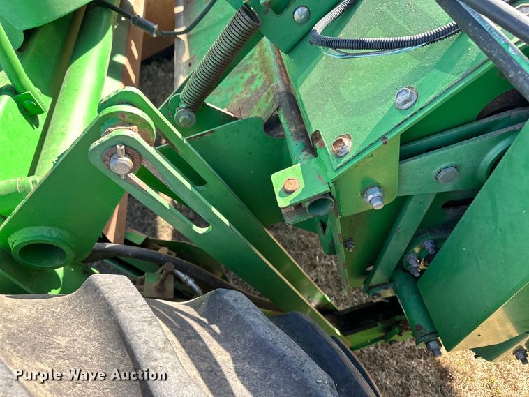 image for item OI9405 2004 John Deere 4895 swather / windrower