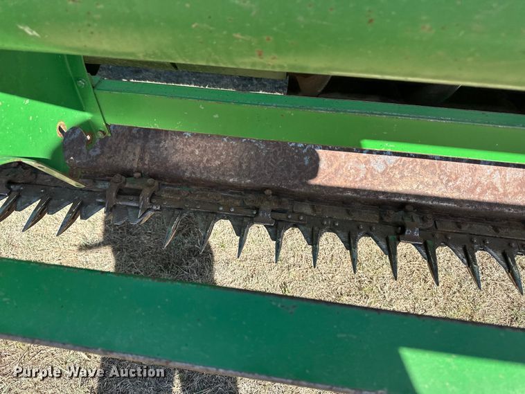 image for item OI9405 2004 John Deere 4895 swather / windrower