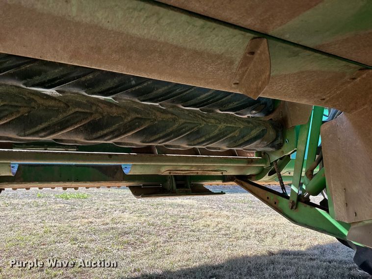 image for item OI9405 2004 John Deere 4895 swather / windrower