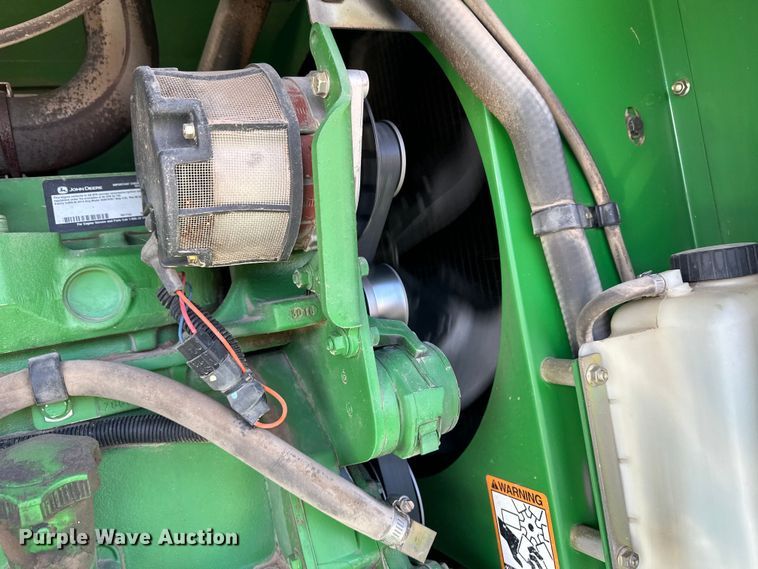 image for item OI9405 2004 John Deere 4895 swather / windrower