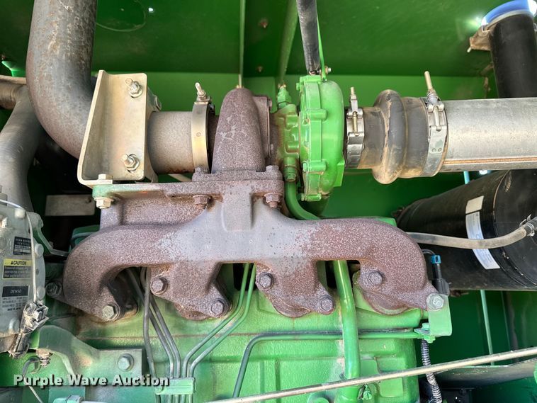 image for item OI9405 2004 John Deere 4895 swather / windrower