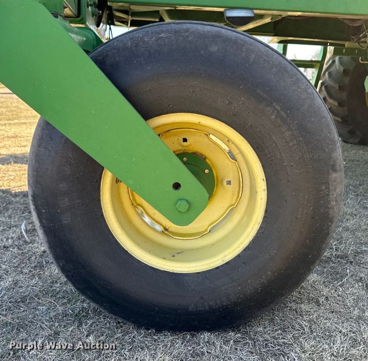 image for item OI9405 2004 John Deere 4895 swather / windrower