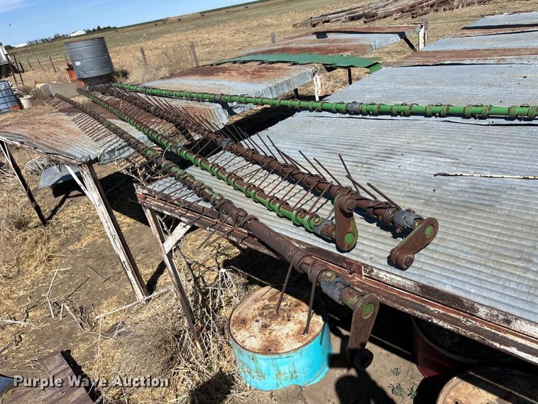 image for item OI9405 2004 John Deere 4895 swather / windrower