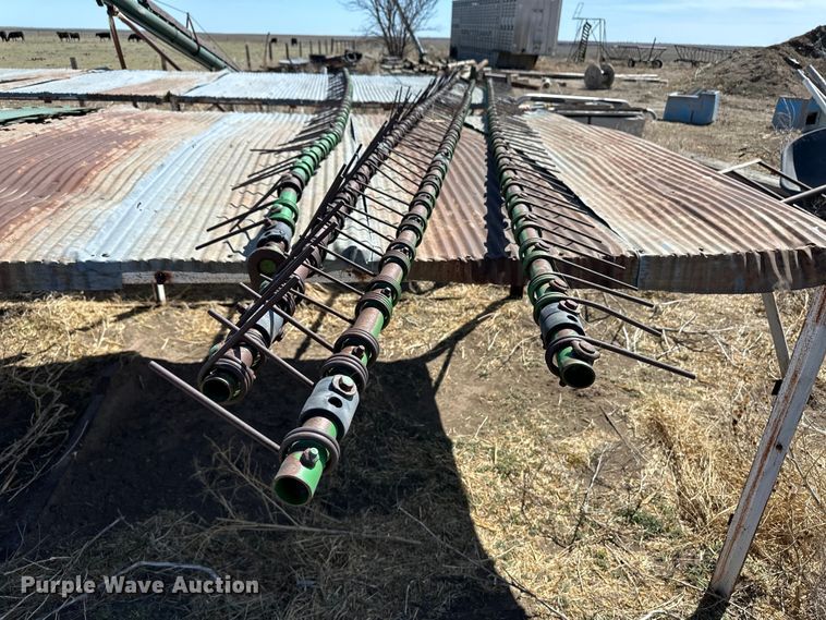 image for item OI9405 2004 John Deere 4895 swather / windrower