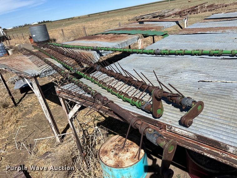 image for item OI9405 2004 John Deere 4895 swather / windrower