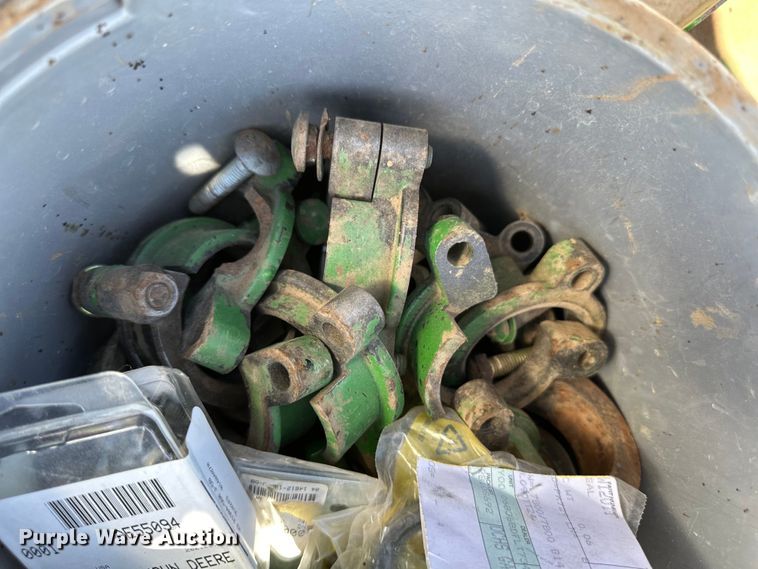 image for item OI9405 2004 John Deere 4895 swather / windrower