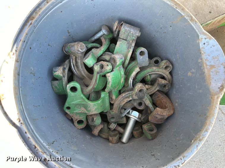 image for item OI9405 2004 John Deere 4895 swather / windrower