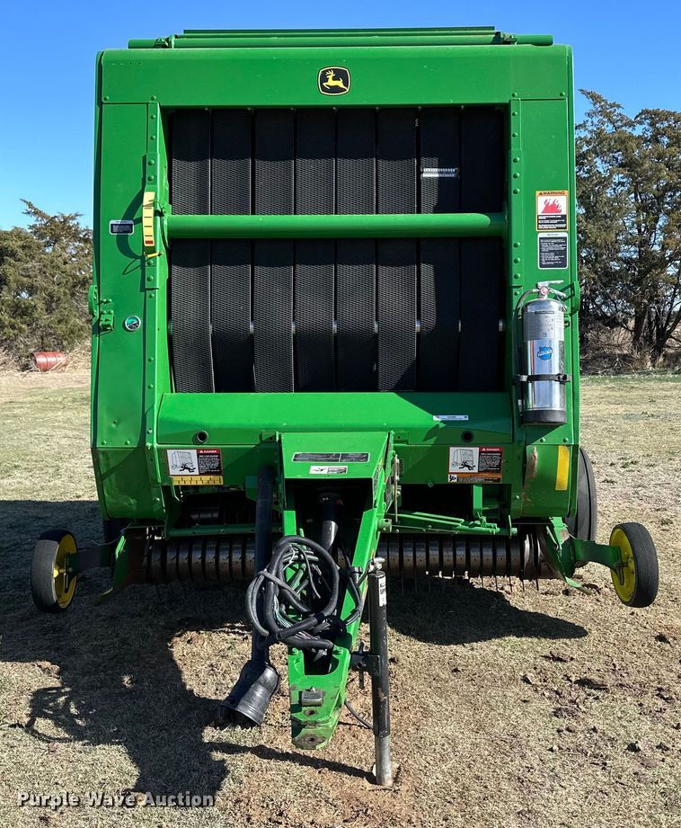 image for item OI9406 2005 John Deere 567 Mega Wide round baler