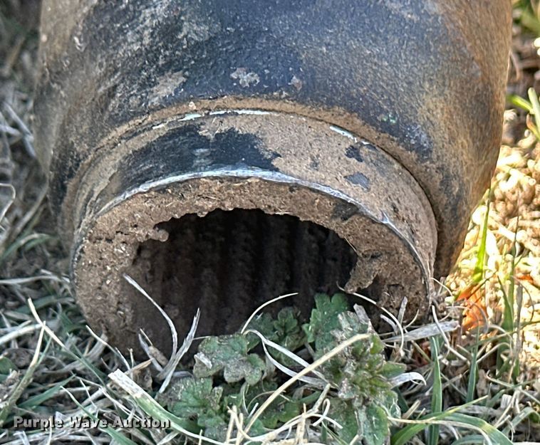 image for item OI9406 2005 John Deere 567 Mega Wide round baler