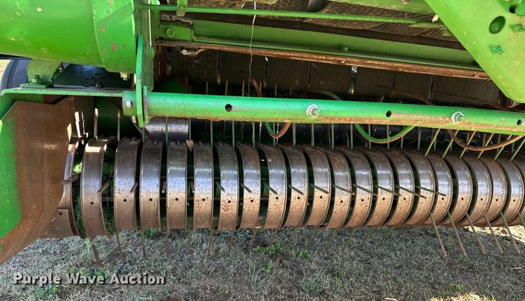 image for item OI9406 2005 John Deere 567 Mega Wide round baler