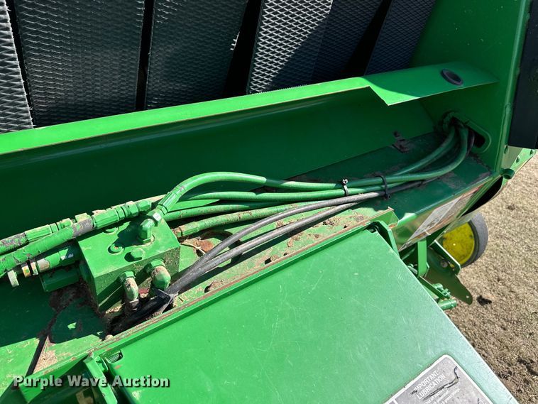image for item OI9406 2005 John Deere 567 Mega Wide round baler